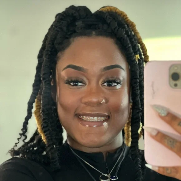 Meet Your Posher - Picture 1 of 5